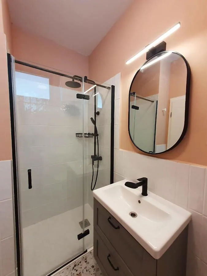 Stross 1 Bdrm Apartment Rijeka