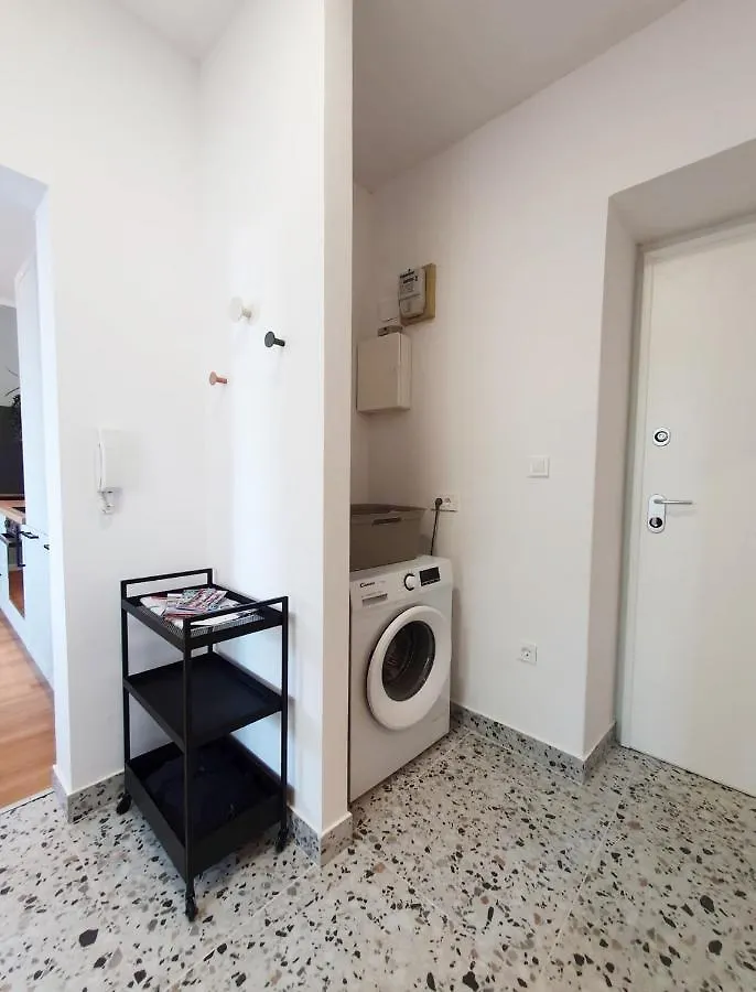 Stross 1 Bdrm Apartment Rijeka